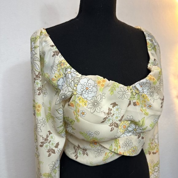 Madden NYC Junior's Cropped Back Tie Top with Long Blouson Sleeves - Picture 3 of 7